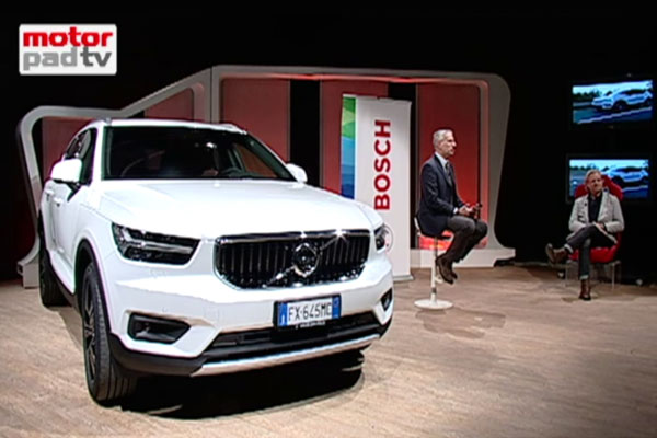 Nuova VOLVO XC40 T5 full electric